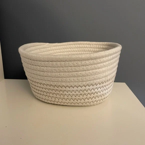Coiled Rope Square Storage Basket, bottom 7x7 inches, beige, brand new - Picture 4 of 6